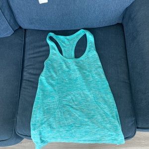 Lululemon tank